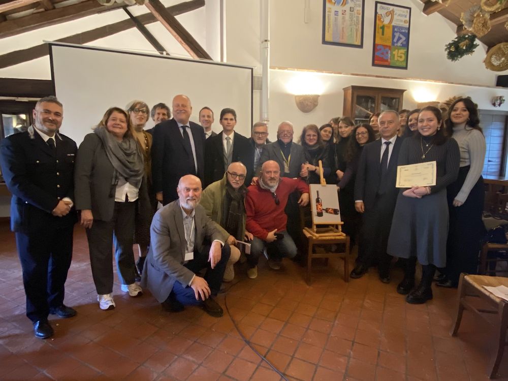 L'immagine il gruppo di partecipanti e collaboratori