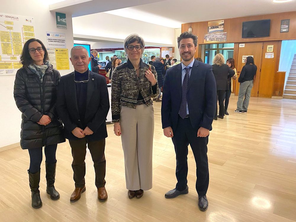 L'immagine Silvia Tagliavento, Renato Frontini, Francesca Severini e il dirigente Alessandro Improco in posa per la foto di rito.